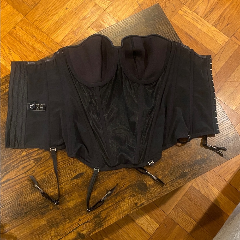 Masquerade Elegant Black Lingerie - Picture 4 of 6